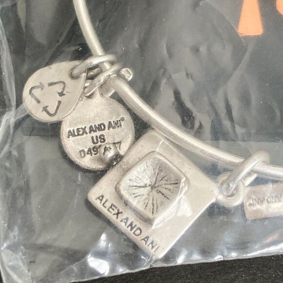 Alex and Ani Bracelet Graduation Cap Hat 2017 New with Gift Box - Picture 3 of 9
